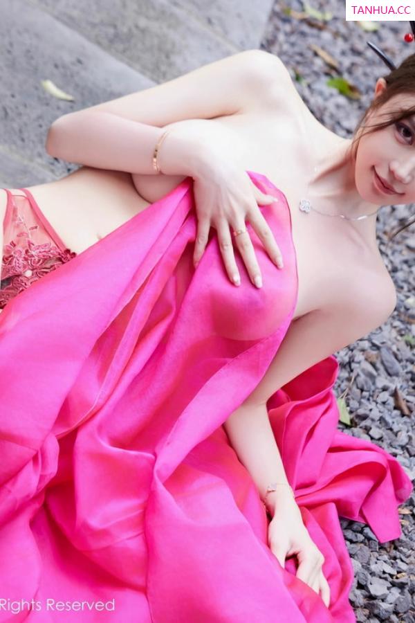 tina_甜仔  [XiuRen]高清写真图 2023.10.18 No.7522 tina_甜仔 济州岛旅拍第47张图片